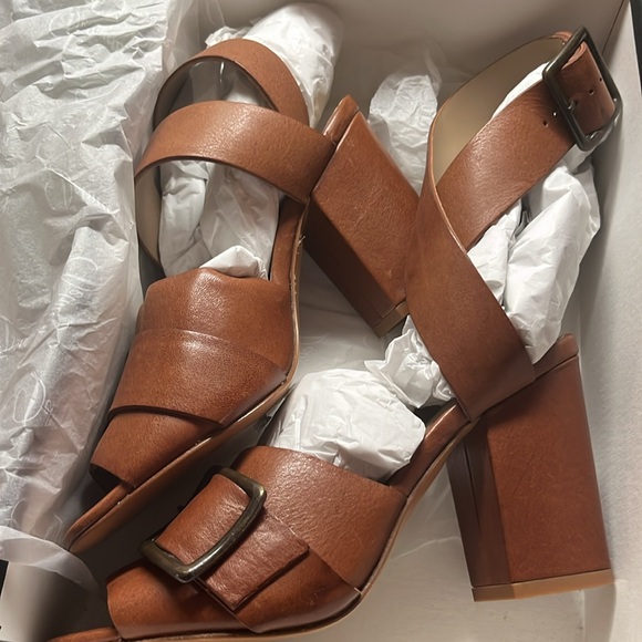 NWT Delman Carly Sandals! 👡 - Picture 9 of 10